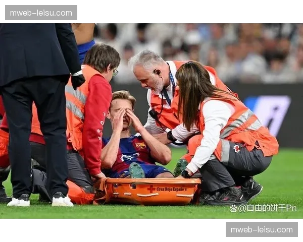 荷兰橙衣军团中场梳理遇阻，德容的伤情恢复将直接影响攻防转换节奏